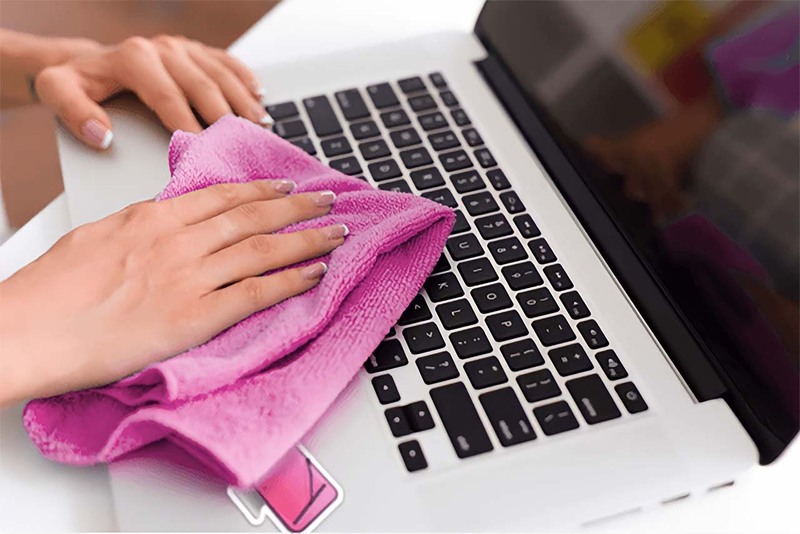 Tại sao bạn cần vệ sinh Macbook định kỳ 6 - 12 tháng/lần?